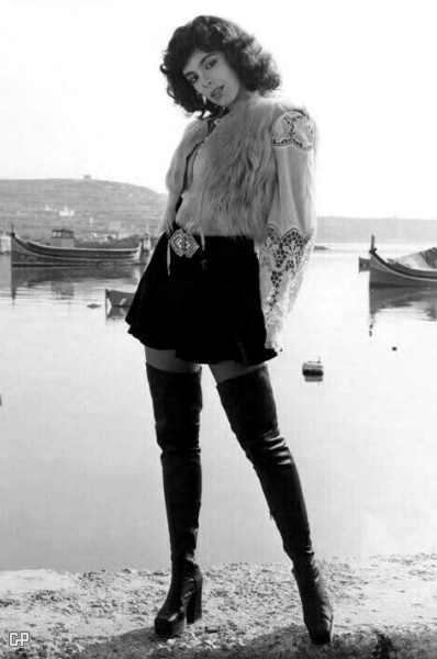 nadia cassini micro-skirt boots 1972